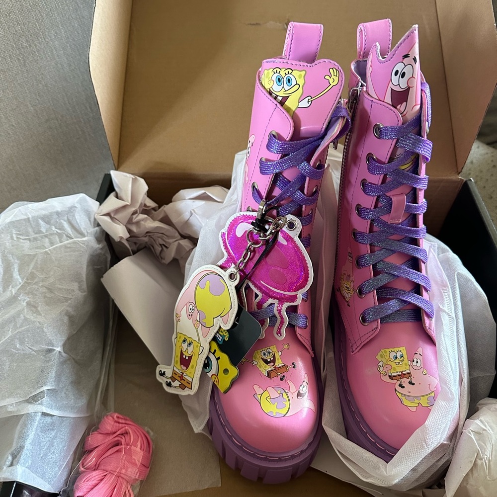 DOLLS KILL X SPONGEBOB pink and purple best friends combat boots NIB